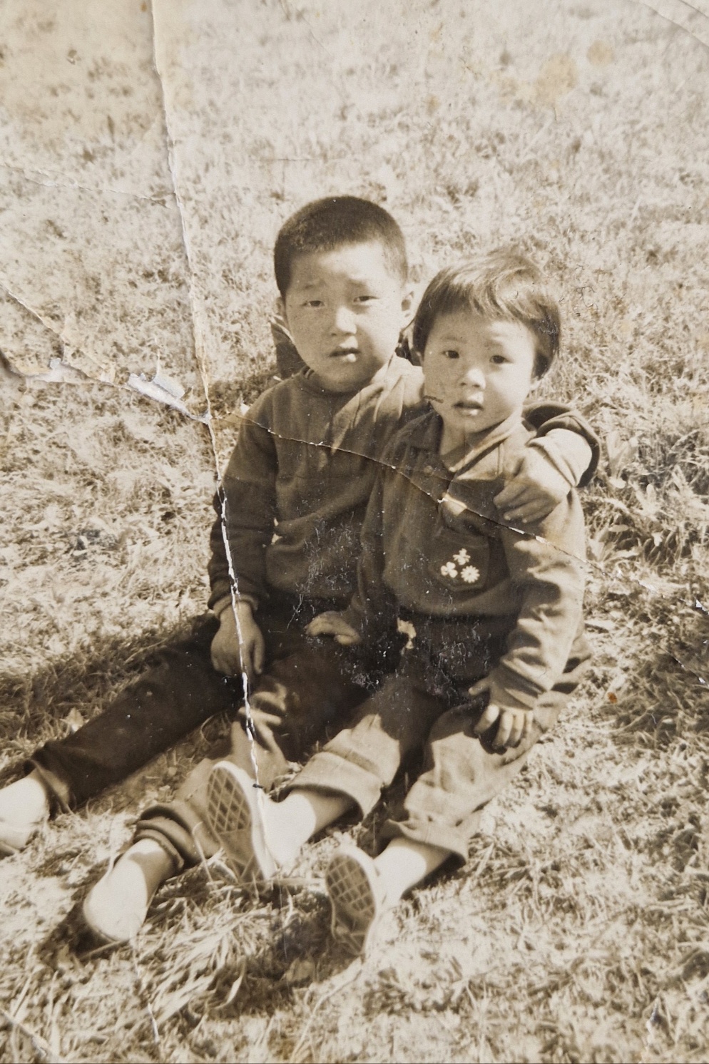 형제와 함께한 유년 시절